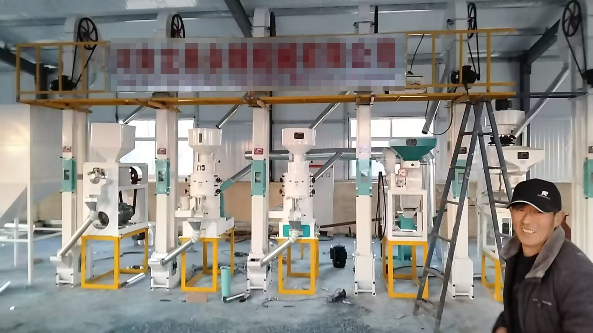 山西長治沁縣得勝溝村日產(chǎn)10噸碾米機(jī)組